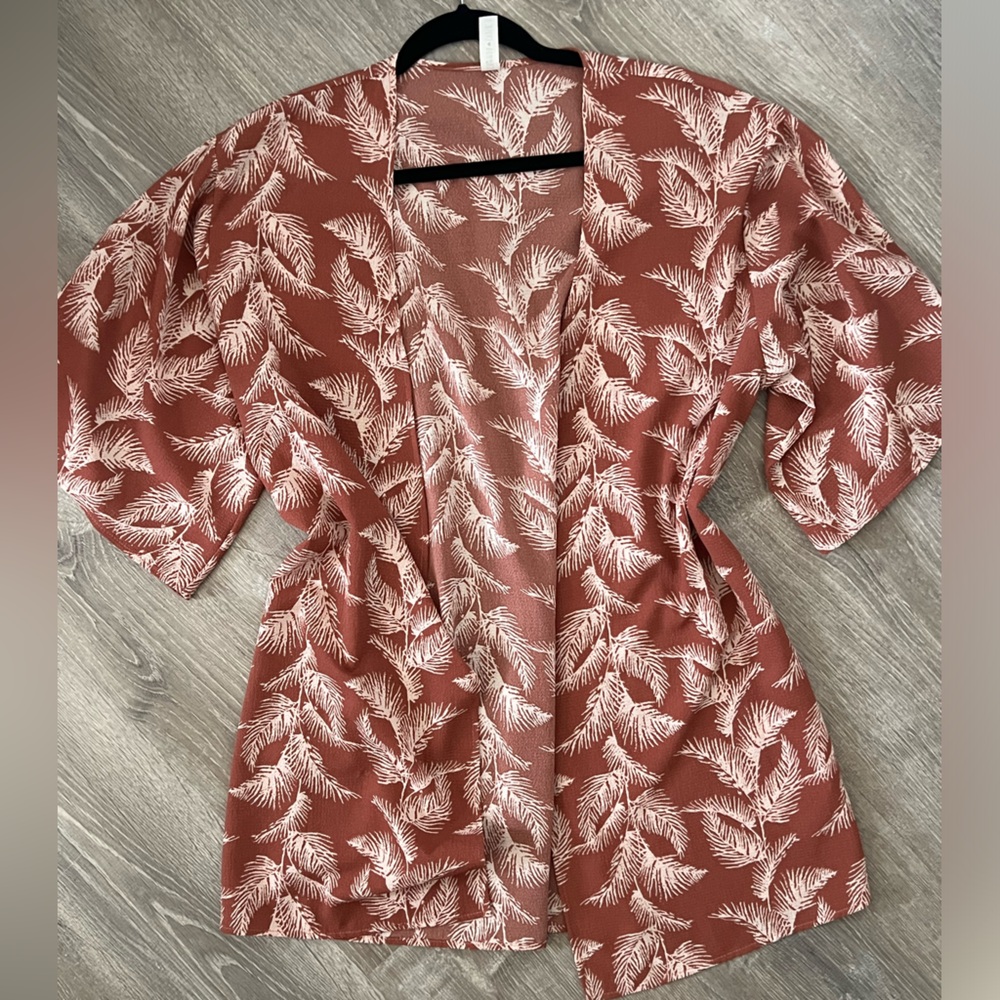 Common crush - Tropical/leaf print kimono in beautiful rust color size S